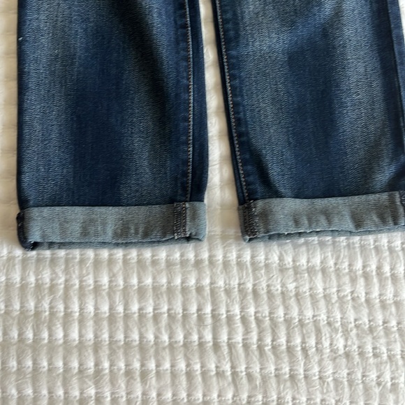 Women’s Signature by Levi Modern Slim Cuffed Ankle Length Jeans - Picture 5 of 8